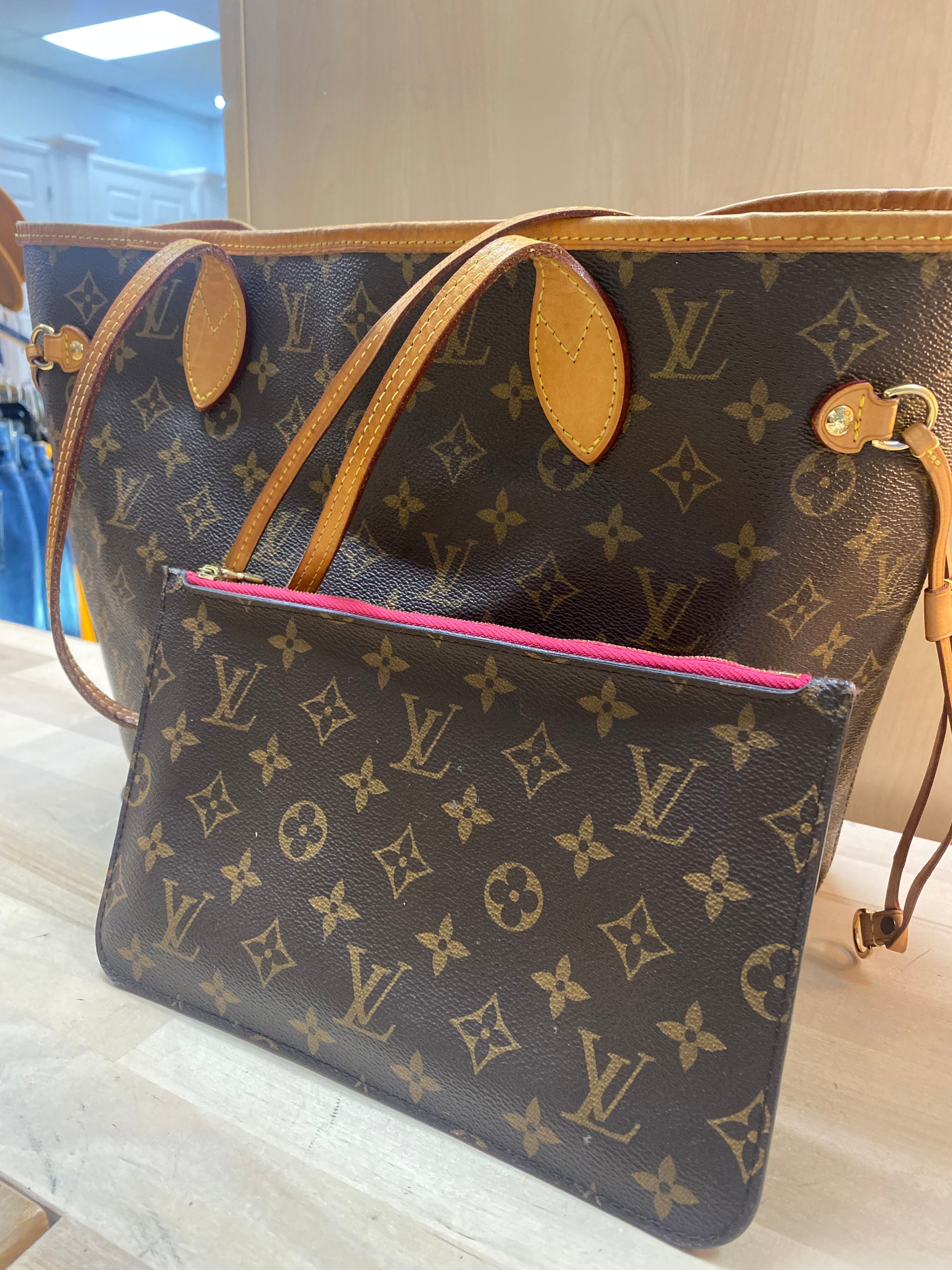 Neverfull Monogram with Pouch